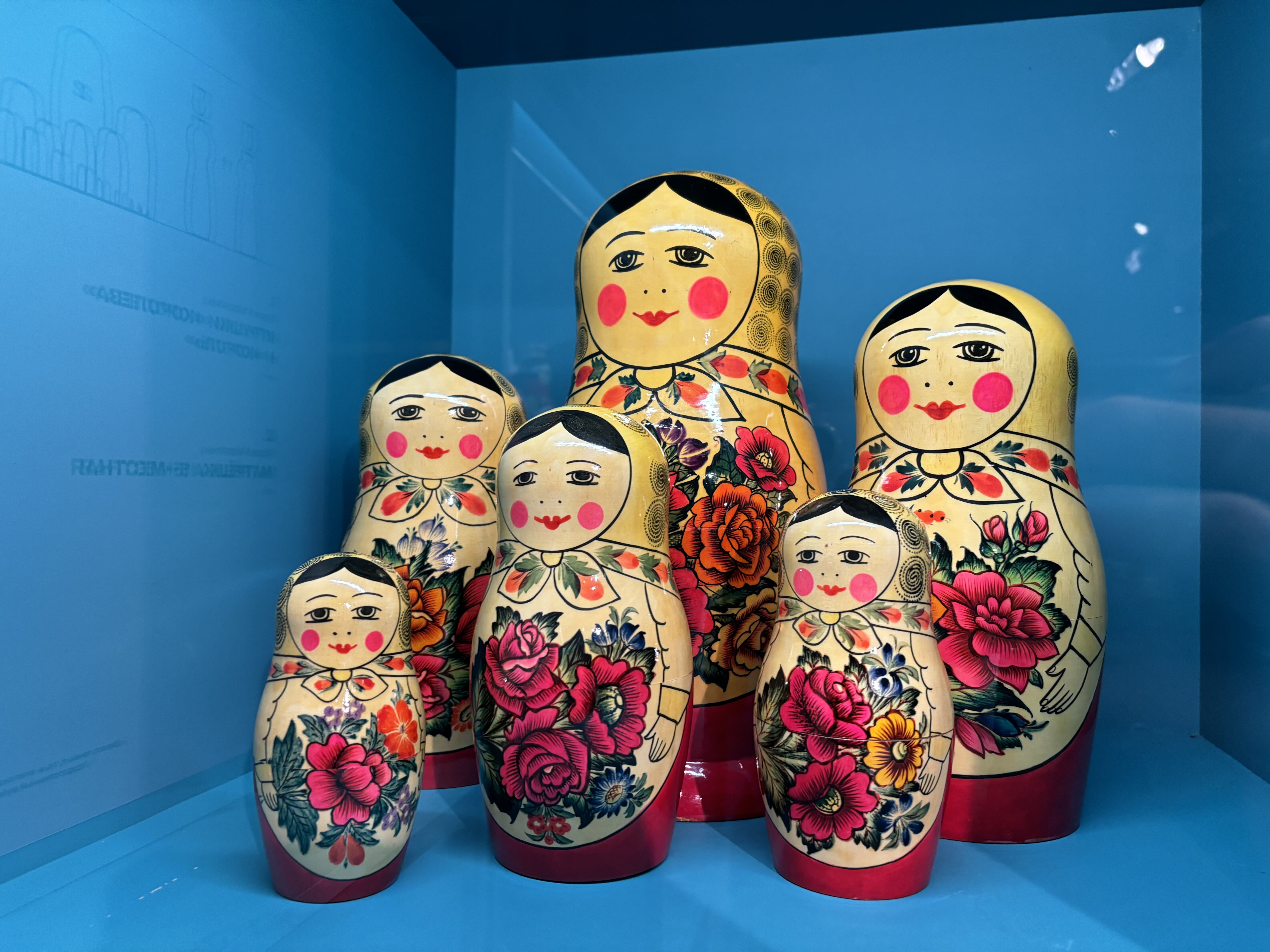 В РОСИЗО открылась выставка «Формы и образы. Расписное дерево», фото пресс-служба