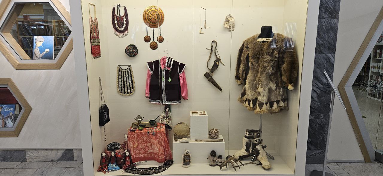 Выставка «Сказки народов России»